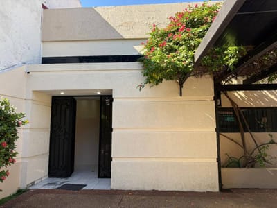 ALQUILO OFICINA EN ASUNCION - Recoleta