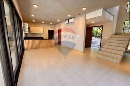  VENDO HERMOSA CASA A ESTRENAR SAN BERNARDINO C/ PISCINA-TERRA SANBER