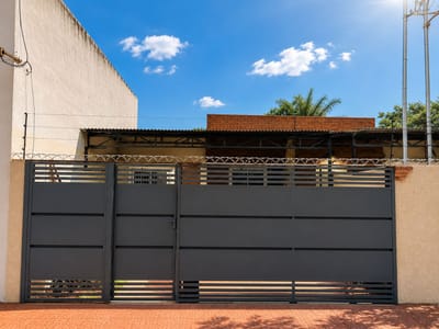 Vendo Chalet ubicado en Ruta Luque - Limpio