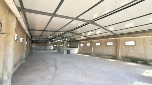 Depósito de 2 plantas en venta