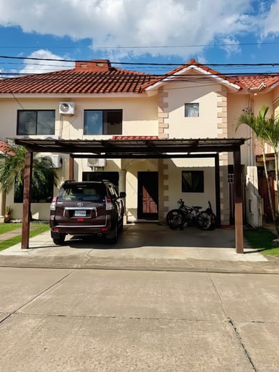 Casa en venta en Condominio Bavaria, Zona Norte