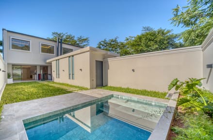 VENDO DUPLEX CON PISCINA ZONA PLAZA MADERO