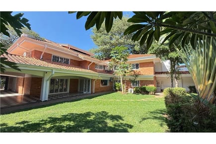 EN VENTA RESIDENCIA ZONA CENTENARIO