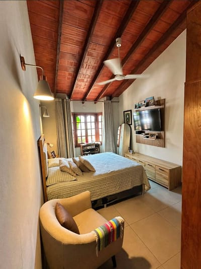 ALQUILO CASA PARA OFICINA O VIVIENDA DETRAS DEL SH. MULTIPLAZA 