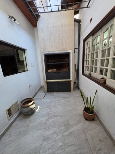 VENDO CASA DE DOS PLANTAS EN EL CENTRO DE ASUNCION BARRIO GRAL. DIAZ