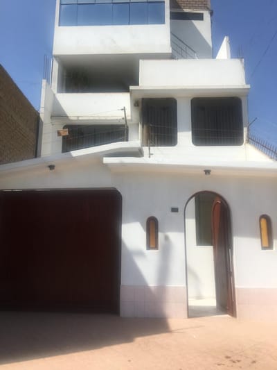 Remate Casa Hospedaje con 12 habitaciones