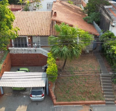 VENDO AMPLIA PROPIEDAD SOBRE LA AVENIDA FÉLIX BOGADO 