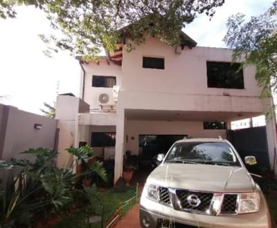 VENDO CASA DE 3 NIVELES EN ESQUINA - BARRIO REPUBLICANO