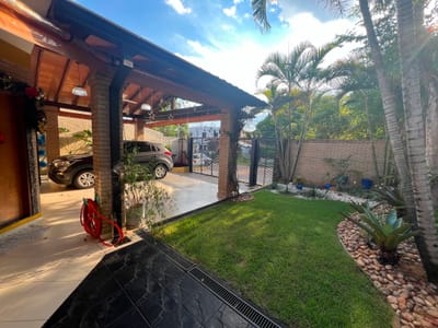 VENDO CASA EN LA CIUDAD DE LAMBARE BARRIO MBACHIO
