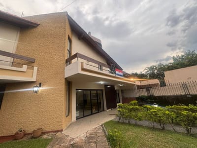 VENDO CASA A REFACCIONAR SOBRE AVDA. SANTISIMO SACRAMENTO
