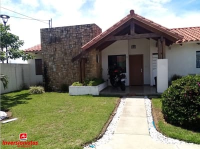 HERMOSA CASA DE 4 DORMITORIOS EN VENTA - ZONA NORTE