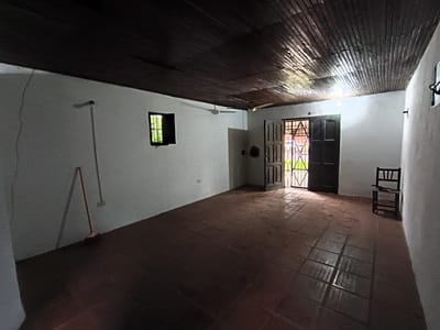 ALQUILO Salon Comercial sobre Defensores del Chaco, Lambare