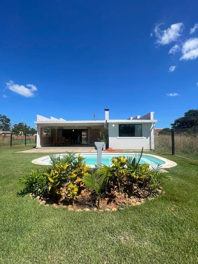 CASA AMOBLADA EN VENTA - SAN BERNARDINO CONDOMINIO PUERTA DEL LAGO. 