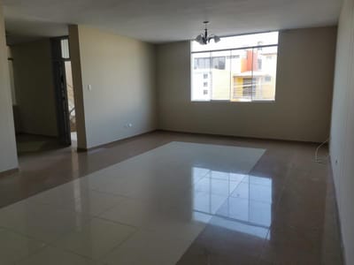 Departamento 5 habitaciones Los Cocos del Chipe. Piura