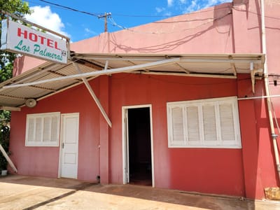 Oportunidad De Inversión En Juan E. O'leary  Ex Hotel En Venta.