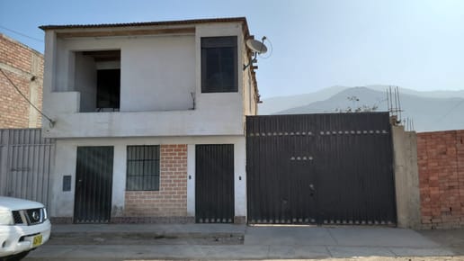 VENDO TERRENO CON AREA CONSTRUIDA Y UN MINI DPTO EN 2DO PISO