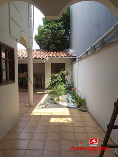 HERMOSA Y AMPLICA CASA A LA VENTA