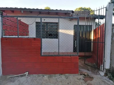 EN VENTA CASA EN ÑEMBY BARRIO MBOCAYATY