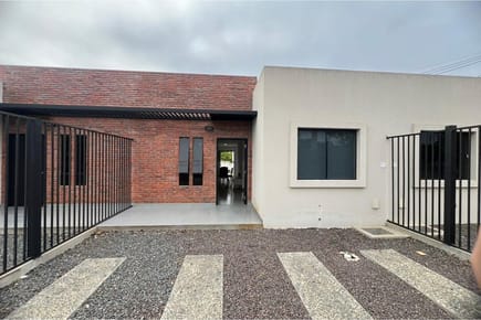 Casa en venta en Luque - Segundo Barrio