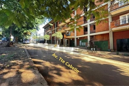 VENDO EDIFICIO COMERCIAL EN CIUDAD DEL ESTE BO CATEDRAL