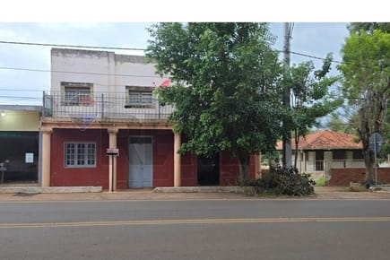 CASA EN LA CIUDAD DE CARAGUATAY.