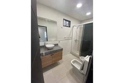 ALQUILO CHALET EN LAMBARE 