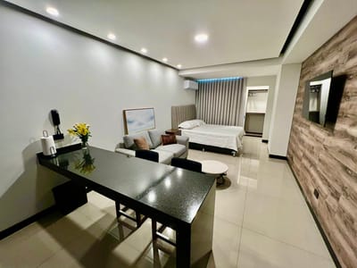 Monoambiente amoblado en alquiler, cond. Sky Elite (Equipetrol)