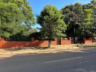 VENDO TERRENO DE 1000M2 CON CONSTRUCCION EN BARRIO CENTRO DE VILLA ELISA