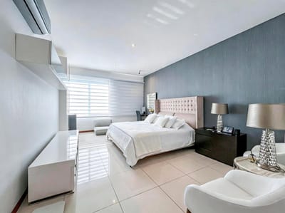 PENTHOUSE AMOBLADA EN VENTA- EQUIPETROL