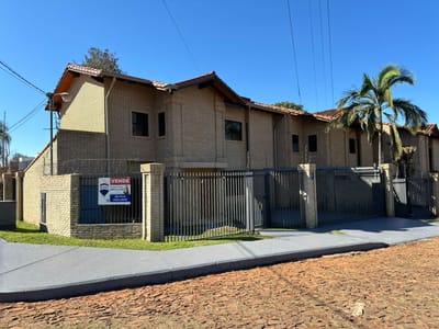 Vendo Duplex en Esquina en Villa Bancaria