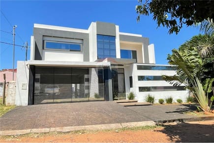EN VENTA - IMPRESIONANTE CASA EN AREGUÁ, A SOLO 10