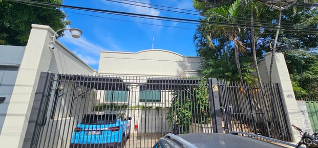 EN VENTA - PROPIEDAD DE 300 M2 A PASOS DEL SHOPPING MARISCAL
