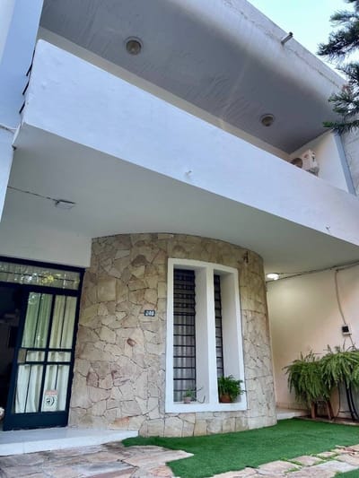 SE VENDE HERMOSA RESIDENCIA EN EL BARRIO LAS MERCEDES