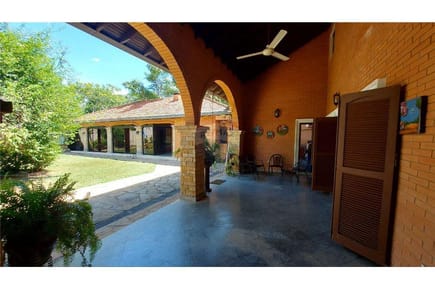 Casa de 6 habitaciones con Piscina en San Bernardino se recibe Departamento 