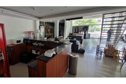 Local Comercial - Alquiler - Republicano, Paraguay