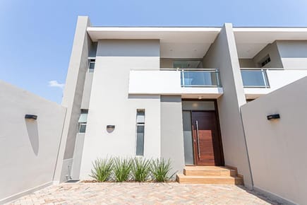 Duplex en luque con pileta