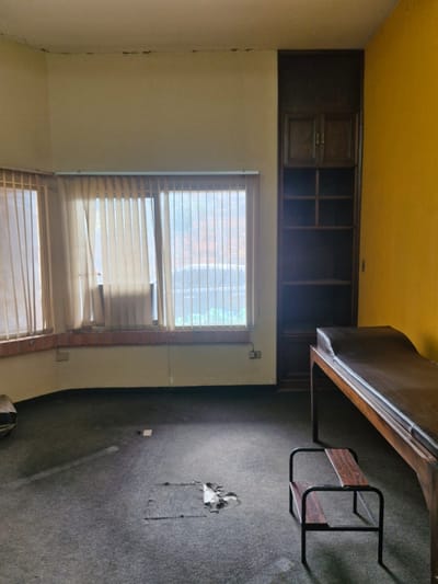 VENDO CASA A REFRACCIONAR EN BARRIO TACUMBU