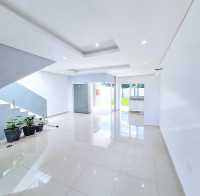 VENDO DUPLEX A ESTRENAR EN LUQUE ZONA LOMA MERLO
