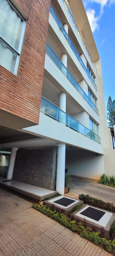 ALQUILO DPTO EN EL EDIFICIO GRANADA ZONA CLUB CENTENARIO