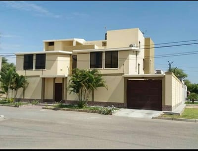 Amplia Casa En Venta O Alquiler Loma Blanca - Piura