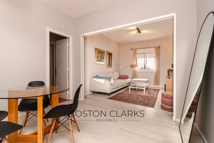 Apartamento En Venta En Punta Carretas De 3 Dormitorios Frente Al Mar