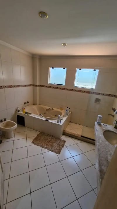 En venta – Casa en barrio Mburucuya