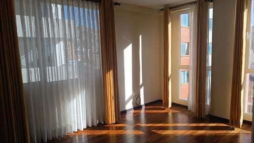 Departamento en Alquiler de 3 dormitorios entre 21 y 22 de Calacoto 