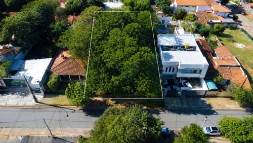 VENTA DE TERRENO EN LOS LAURELES 