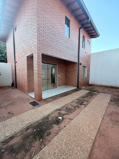 VENDO HERMOSO DUPLEX EN LAMBARE 