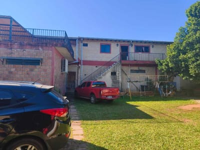VENDO LOCAL COMERCIAL Y VIVIENDA.