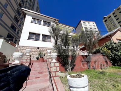 Amplia ﻿Casa en Alquiler para oficinas en Sopocachi