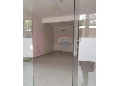 ALQUILER DE SALON COMERCIAL 
