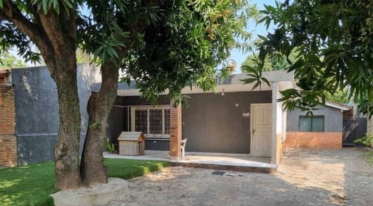 Oportunidad de inversion - terreno con construccion en barrio Mbocayaty
