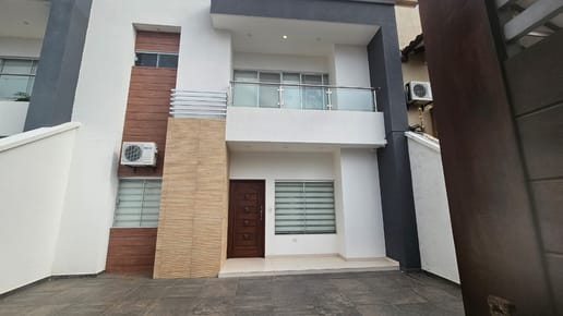 Casa en venta Av. Santos Dumont 6to y 7mo anillo